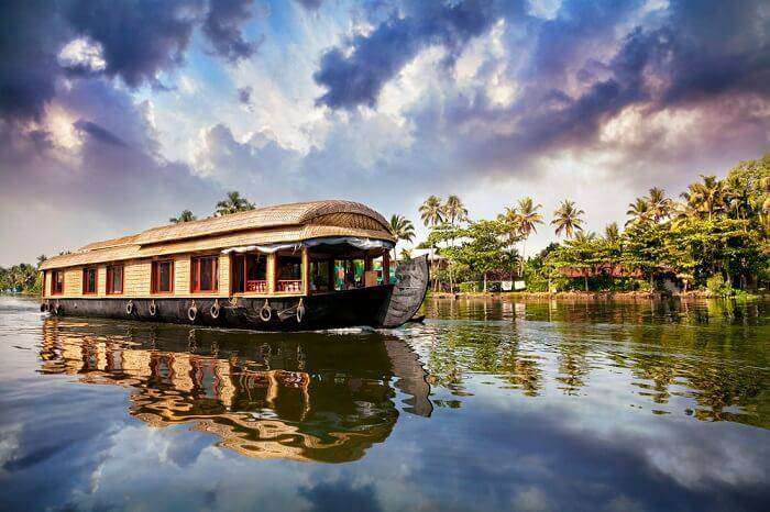 Veeranpuzha Lake and Backwaters