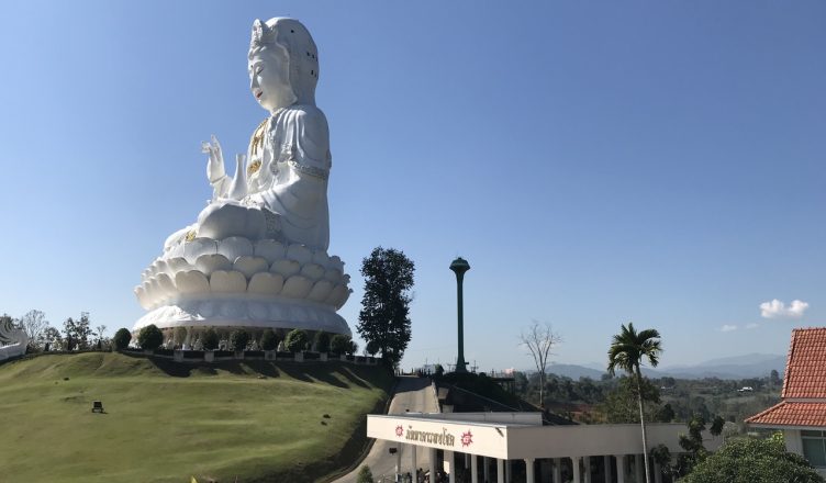 Wat Huay Pla Kung / Big Buddha