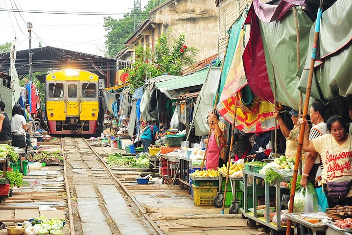 Maeklong Railway, Floating Market, Siam Cultural Park and Nakhon Pathom City Tour