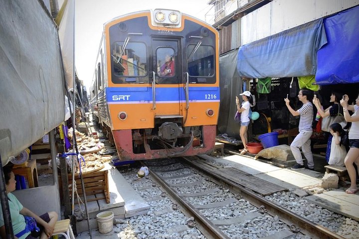 Maeklong Railway, Floating Market, Siam Cultural Park and Nakhon Pathom City Tour