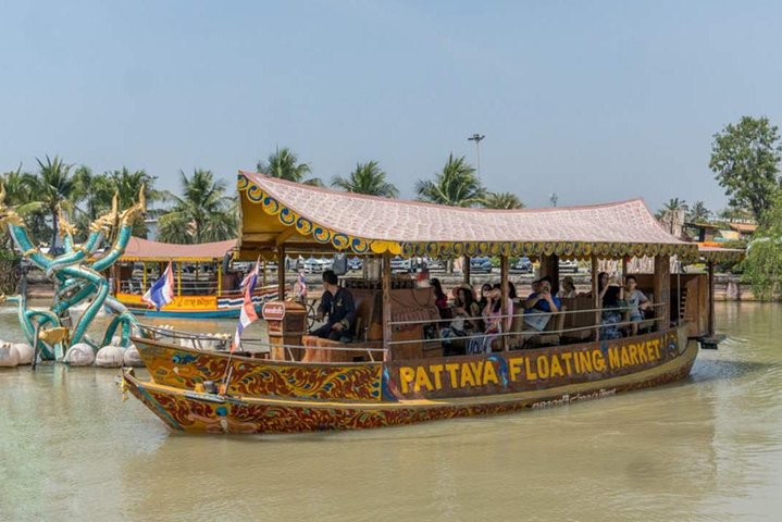 Pattaya Floating Market Ticket with Transfer