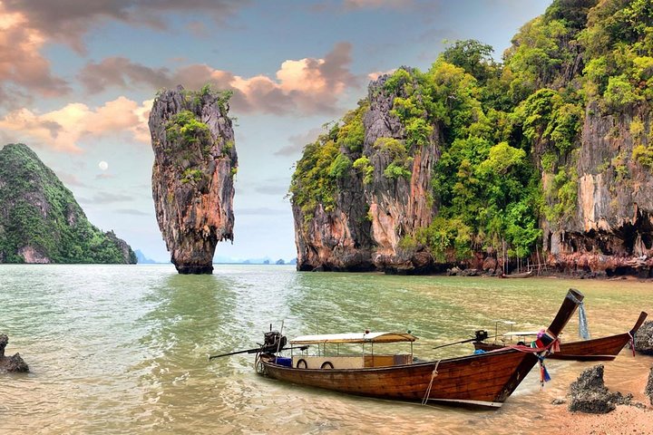 James Bond Island Tour: Phang Nga Bay & Suwannakuha Temple