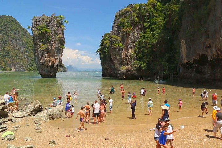 James Bond Island Tour: Phang Nga Bay & Suwannakuha Temple 