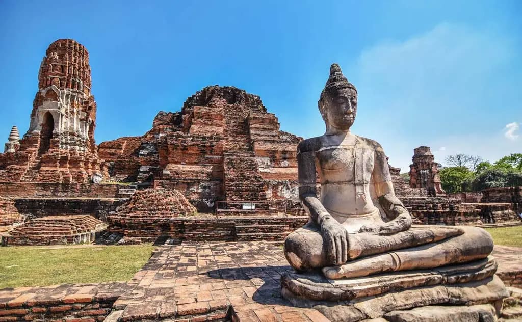 Ayutthaya Temple Private Tour by road to Bang Pa-In Palace and Wat Lokayasutharam