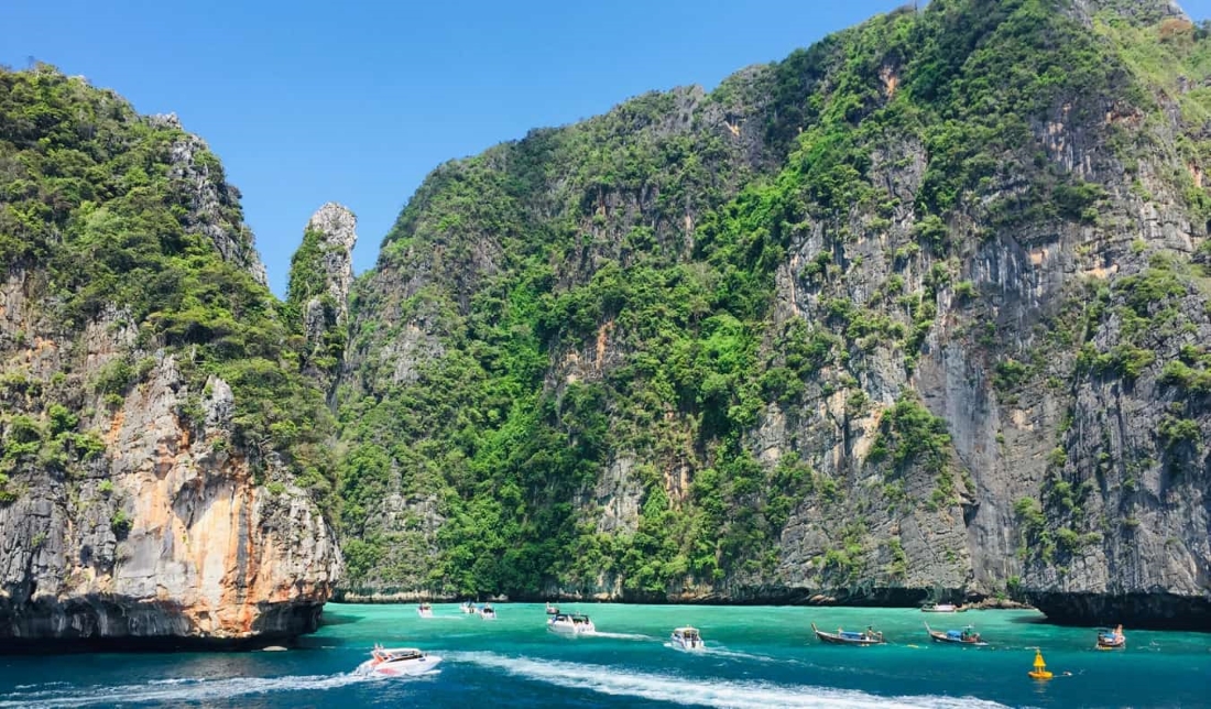 From Phuket: Phi Phi Island Guided Tour by Big Boat with Normal Transfer