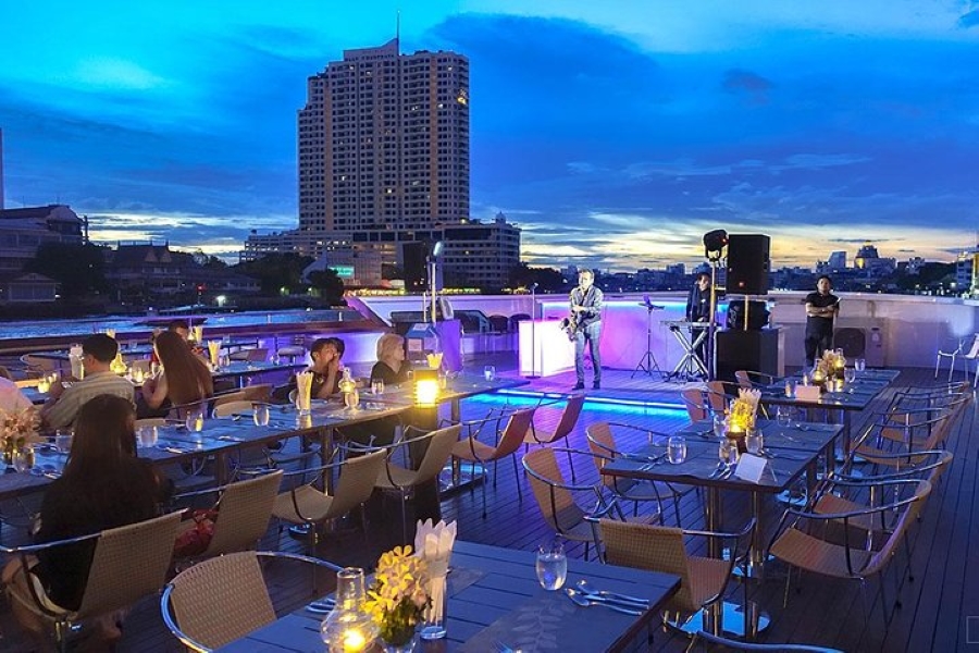 Luxurious Grand Pearl Dinner Cruise in Bangkok with Private Transfer