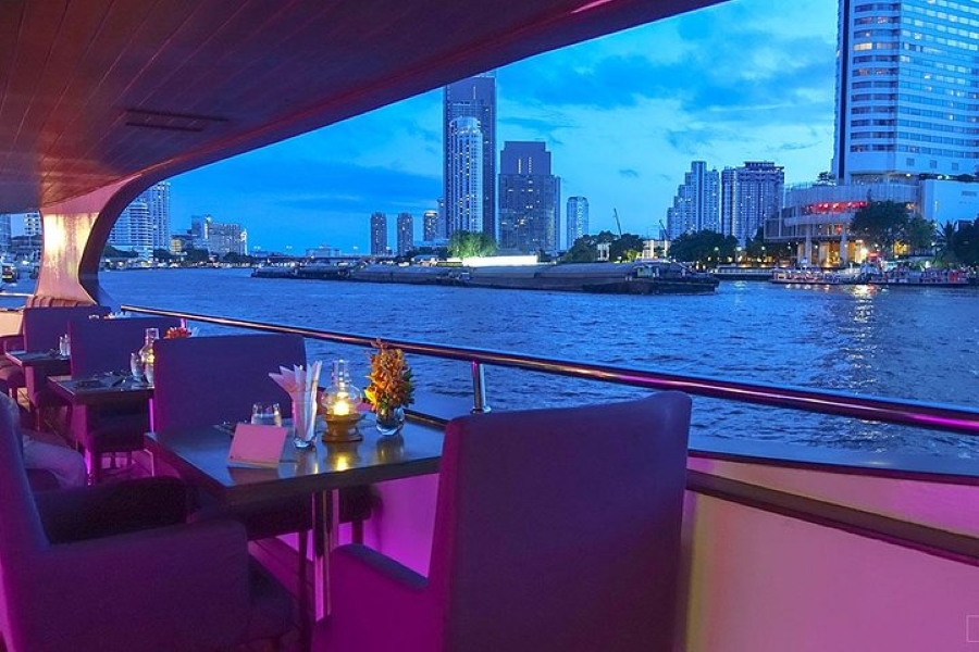 Luxurious Grand Pearl Dinner Cruise in Bangkok with Private Transfer