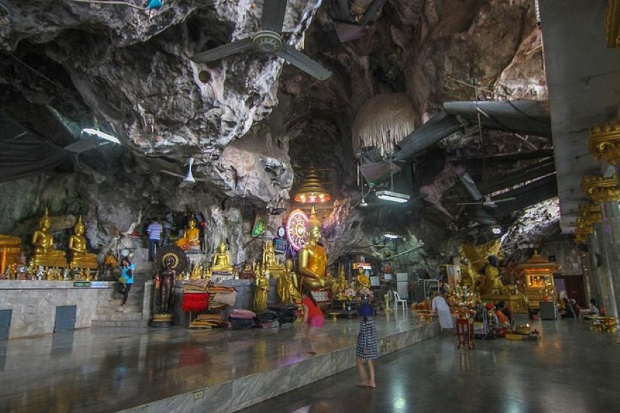 Krabi City Tour: Tiger Cave Temple and Wat Sai Thai Tour with Guide