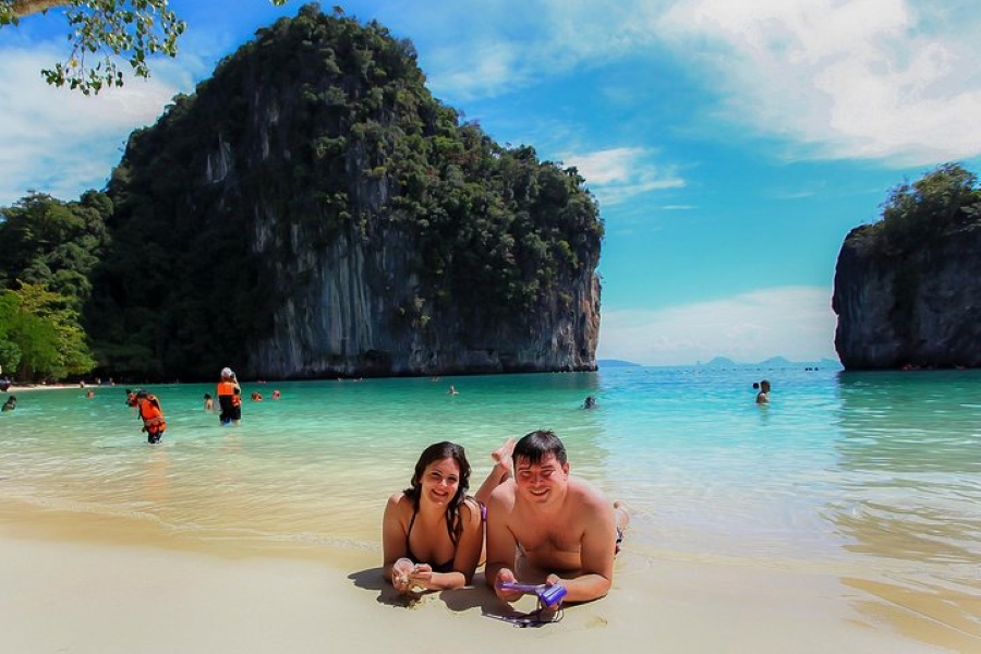 Hong Island Tour by Long-Tail Boat From Krabi