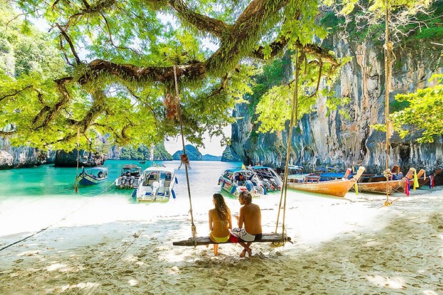 Hong Island Tour (By Speed Boat)