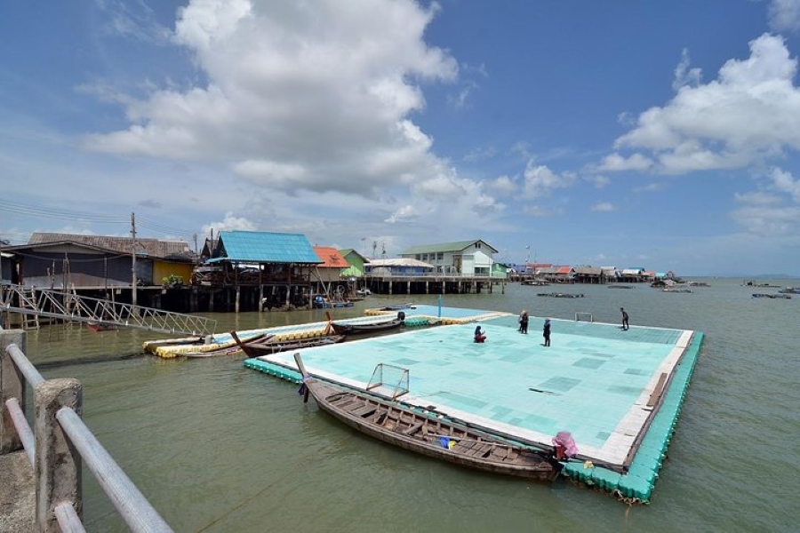 James Bond Island Sightseeing Tour by Long-Tailed Boat