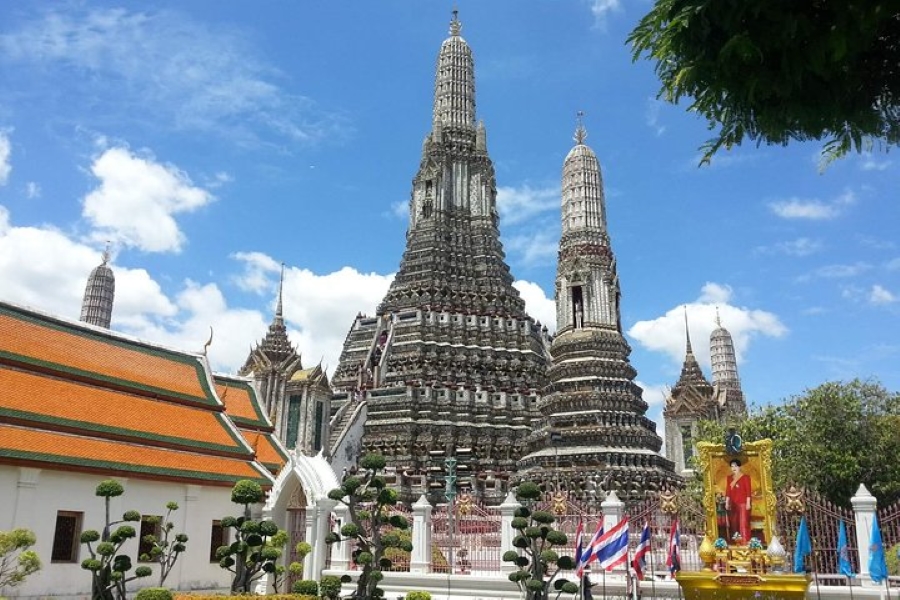 Bangkok City Tour with Hindu Landmark Royal Palace and Temples