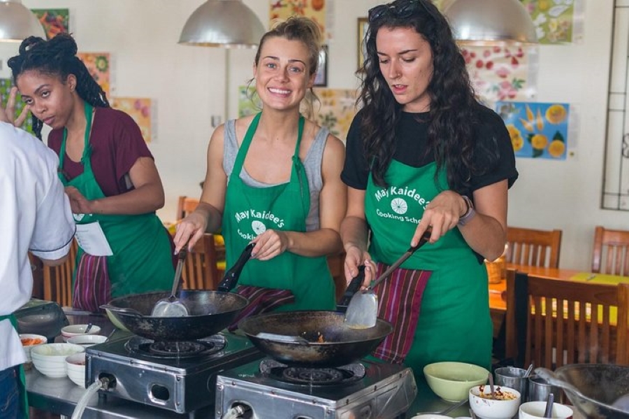 May Kaidee Cooking Class