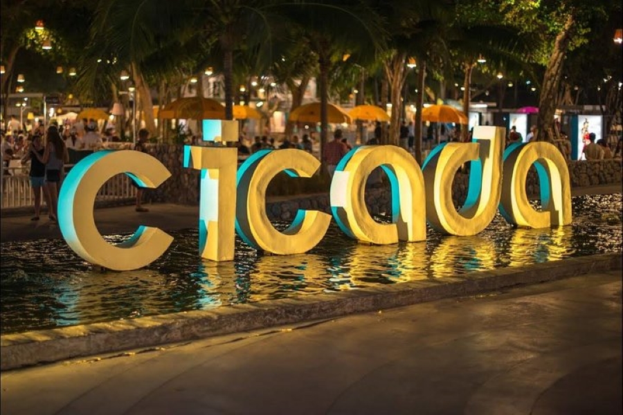 A Taste of Hua Hin Tour including Floating & Cicada Market (Minimum 2 pax)