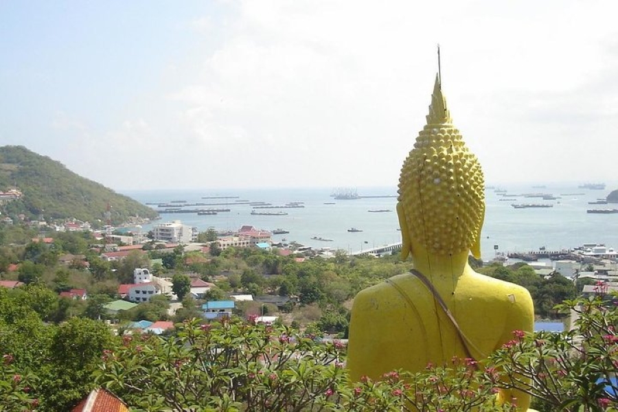 Koh Si Chang Day Tour for Minimum 2 PAX