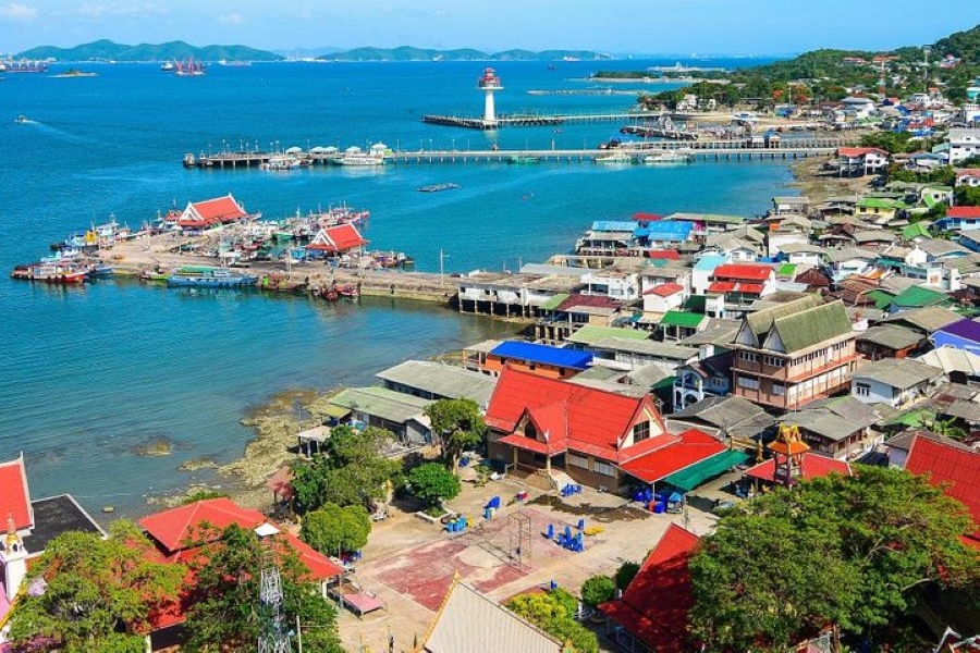 Koh Si Chang Day Tour for Minimum 2 PAX