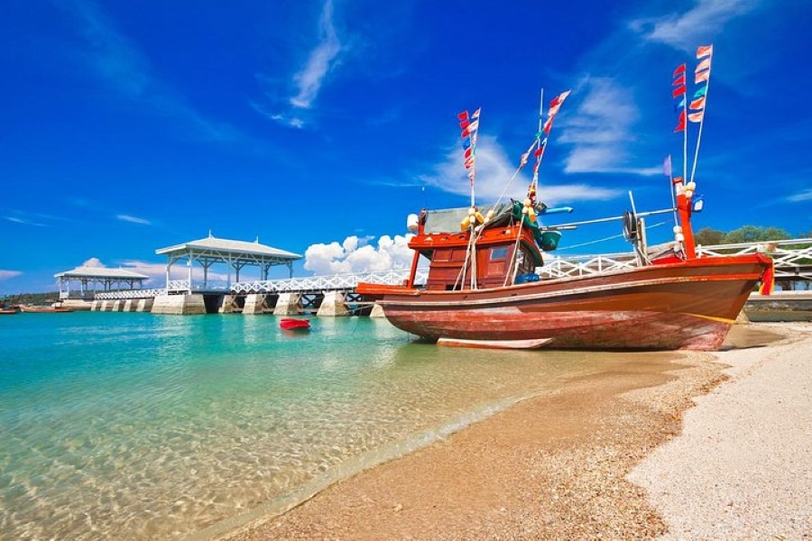 Koh Si Chang Day Tour for Minimum 2 PAX