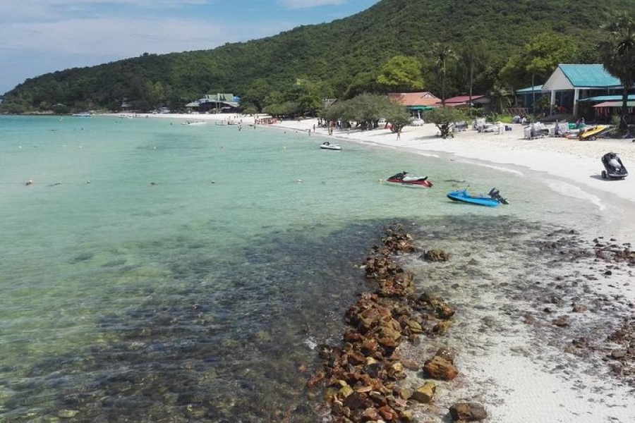 Koh Si Chang Day Tour for Minimum 2 PAX