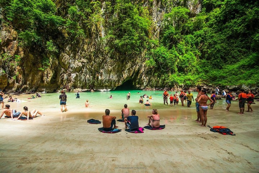 Morakot Cave tour with Lunch