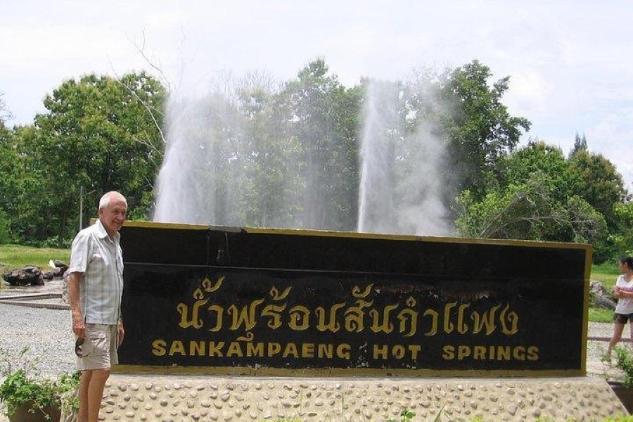 Hot Springs San Kamphaeng and Thai Handicraft Tour from Chiang Mai (Minimum 2 pax)