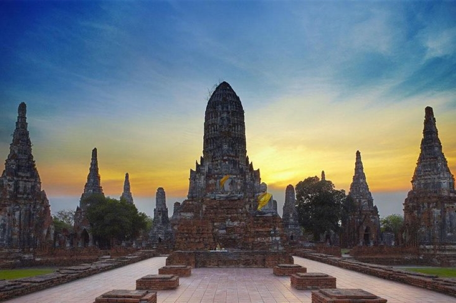 Sunset Selfie Boat at Ayutthaya