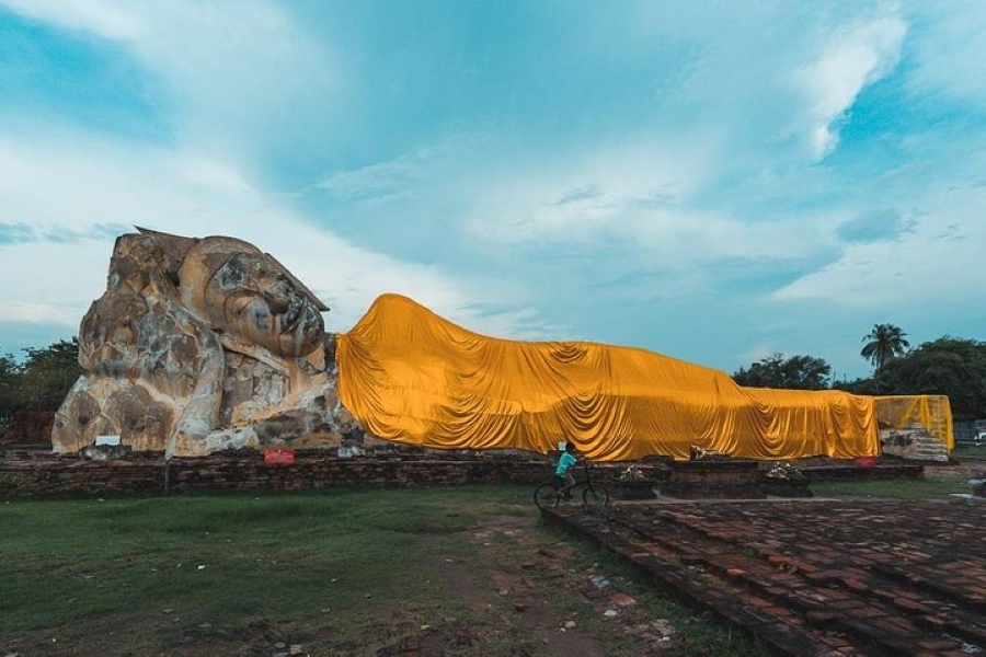 Sunset Selfie Boat at Ayutthaya
