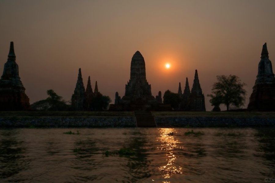 Sunset Selfie Boat at Ayutthaya 