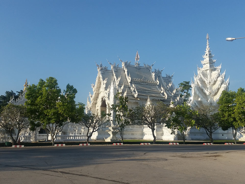 Chaing Rai 3 Temples Private Trip : White Temple, Blue Temple and Red Temple