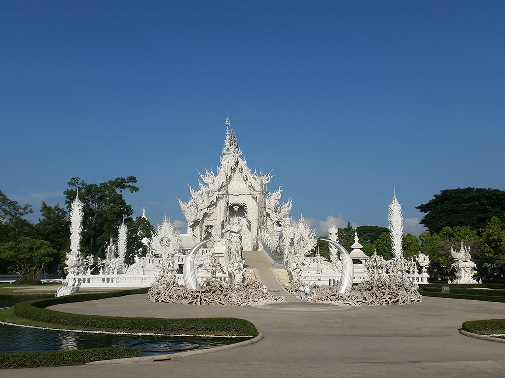 Chaing Rai 3 Temples Private Trip : White Temple, Blue Temple and Red Temple