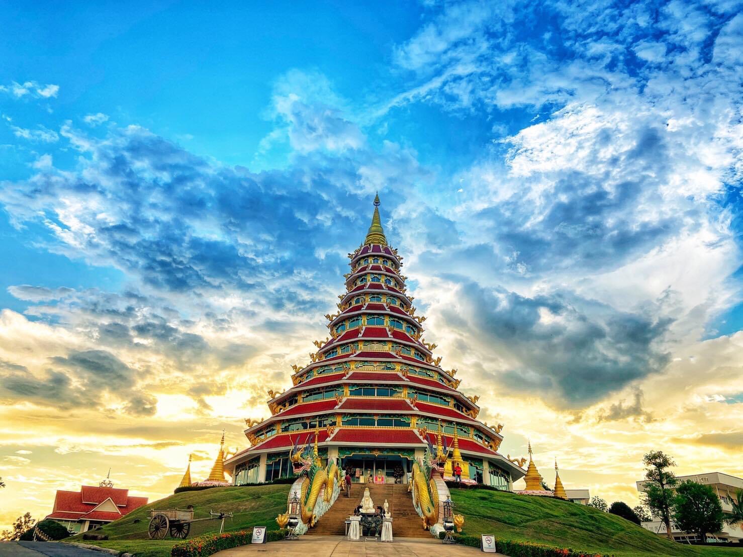 Chaing Rai 3 Temples Private Trip : White Temple, Blue Temple and Red Temple