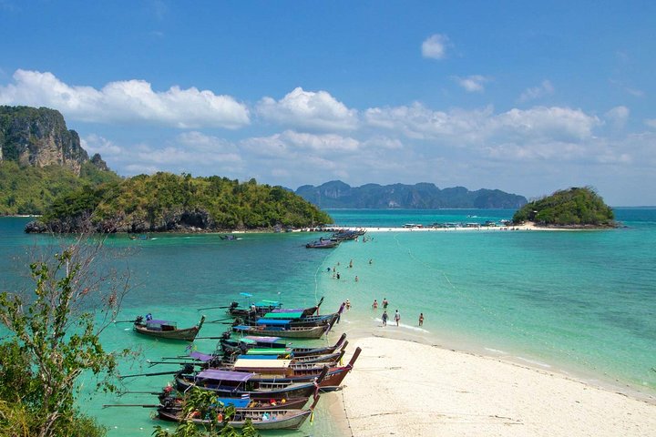 4 Island Snorkeling Tour by Speedboat in Krabi
