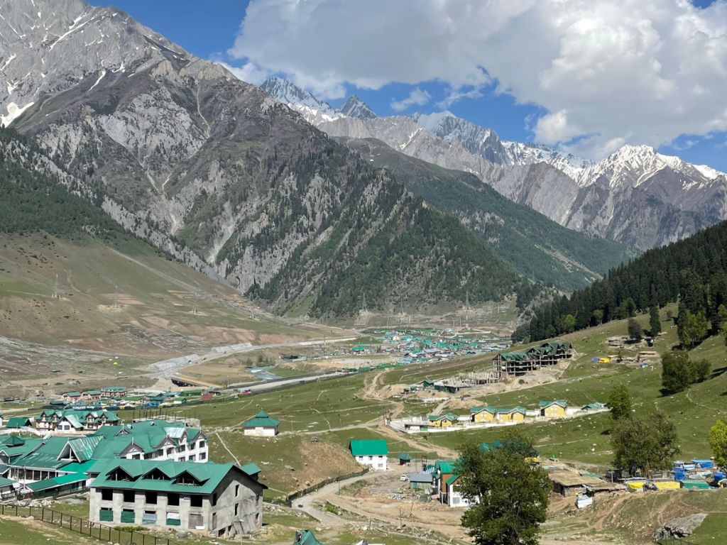 Kullu & Nagger Full Day Sightseeing Tour From Manali