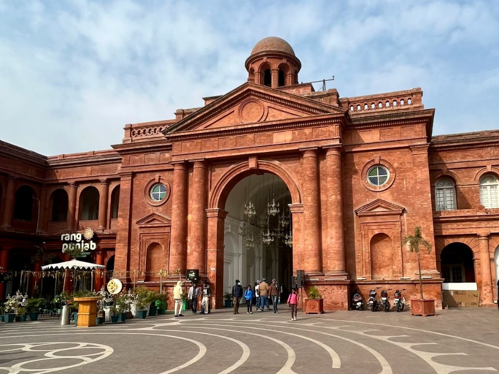 Amritsar Guided Full-Day Tour with Car and Lunch
