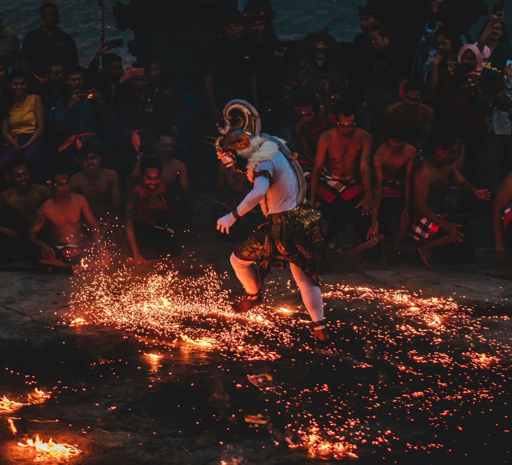 Uluwatu Temple and Kecak Dance Show 
