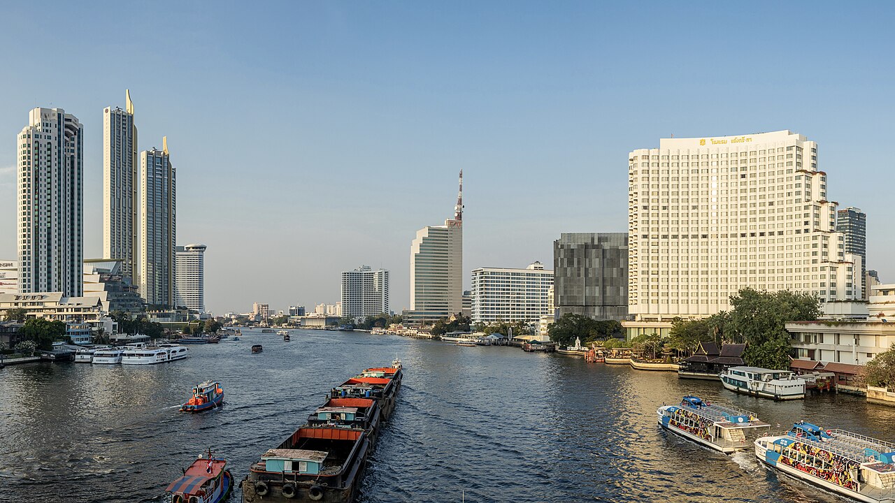 Bangkok Best Discovery Private City Tours with Sunset Cruise and Calypso Cabaret Show
