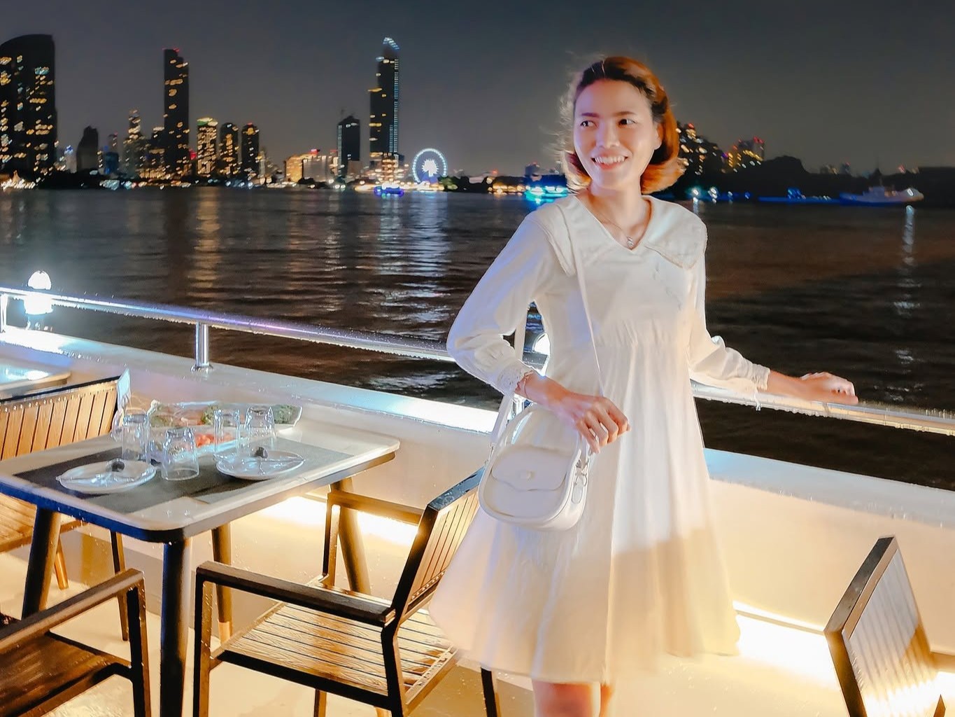 Bangkok Smile Riverside Dinner Cruise Admission Ticket