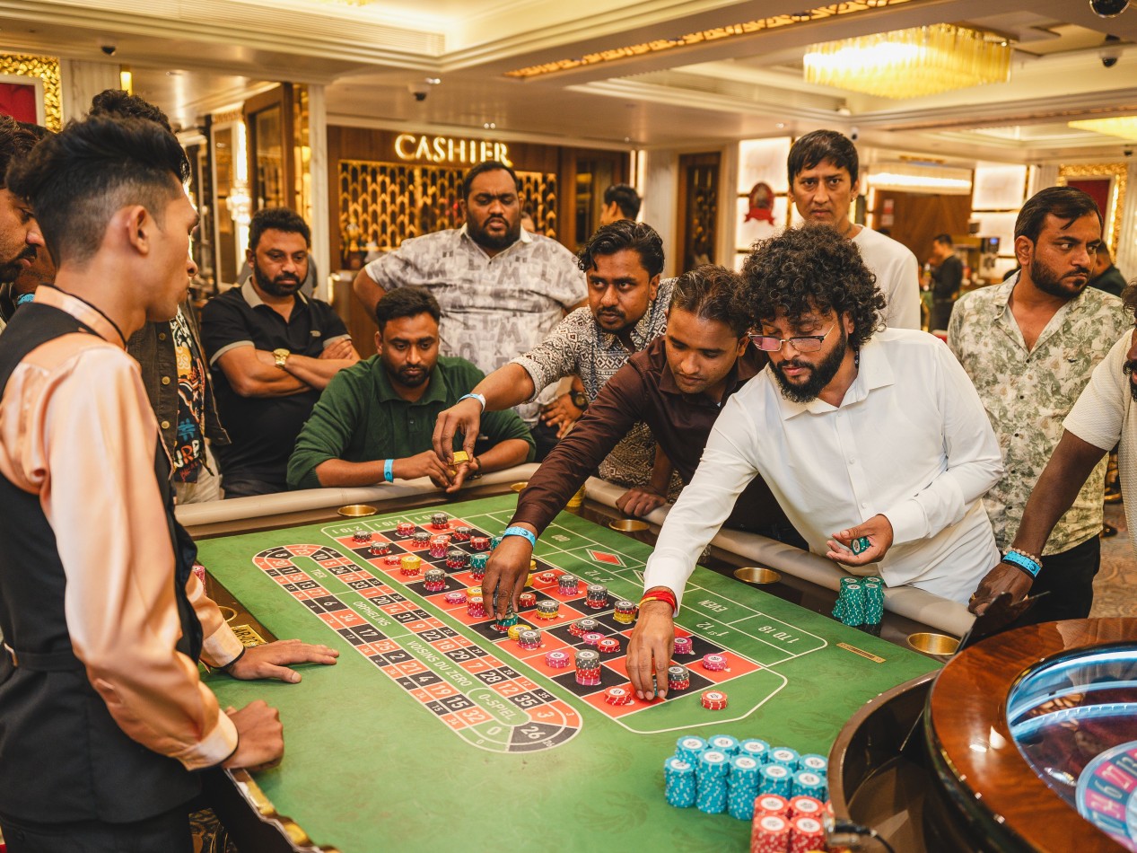 Colombo Nightlife and City Lights Tour With Casino Experience