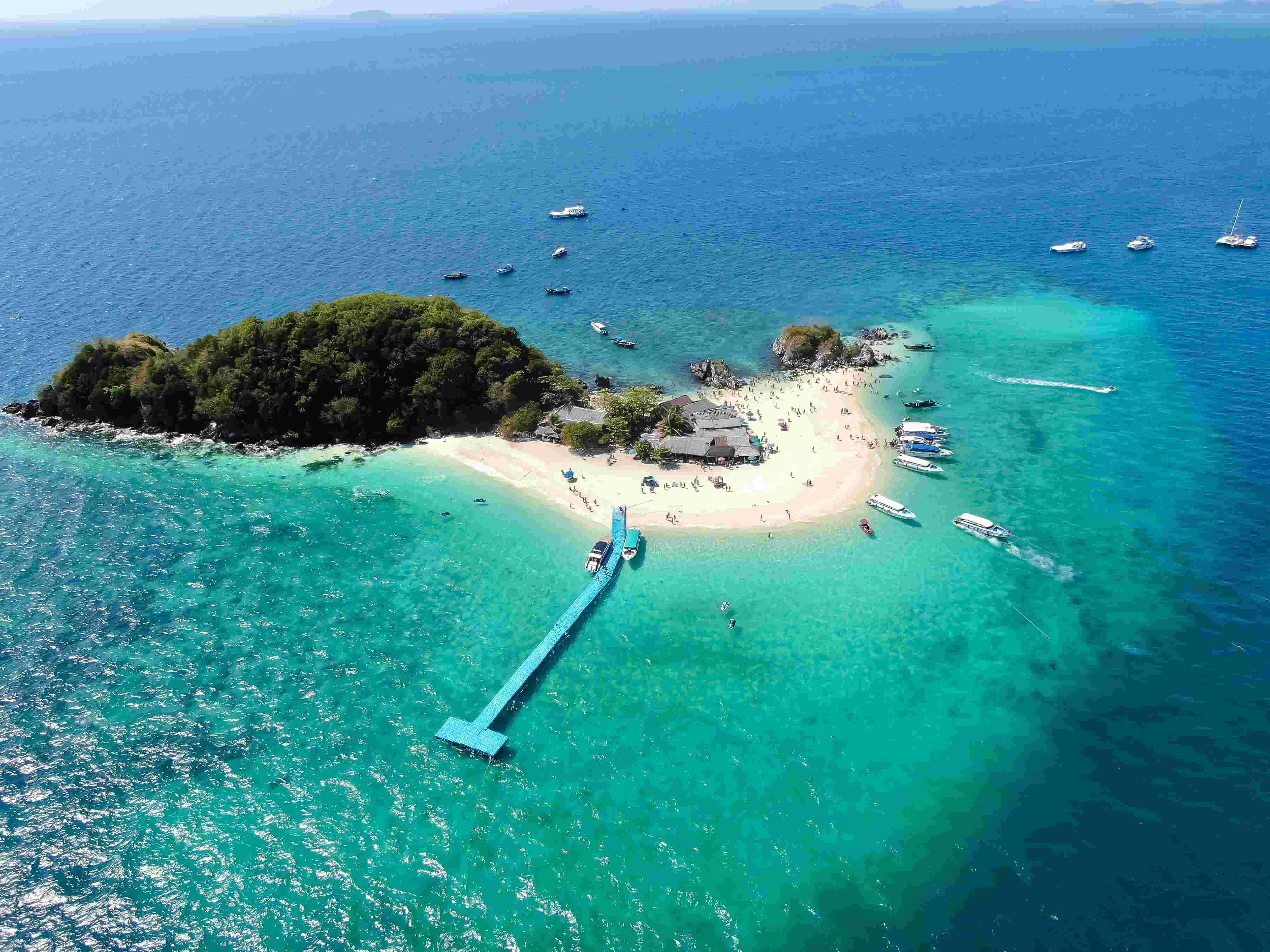 From Phuket: Phi Phi Island Guided Tour by Big Boat (Normal Transfer)