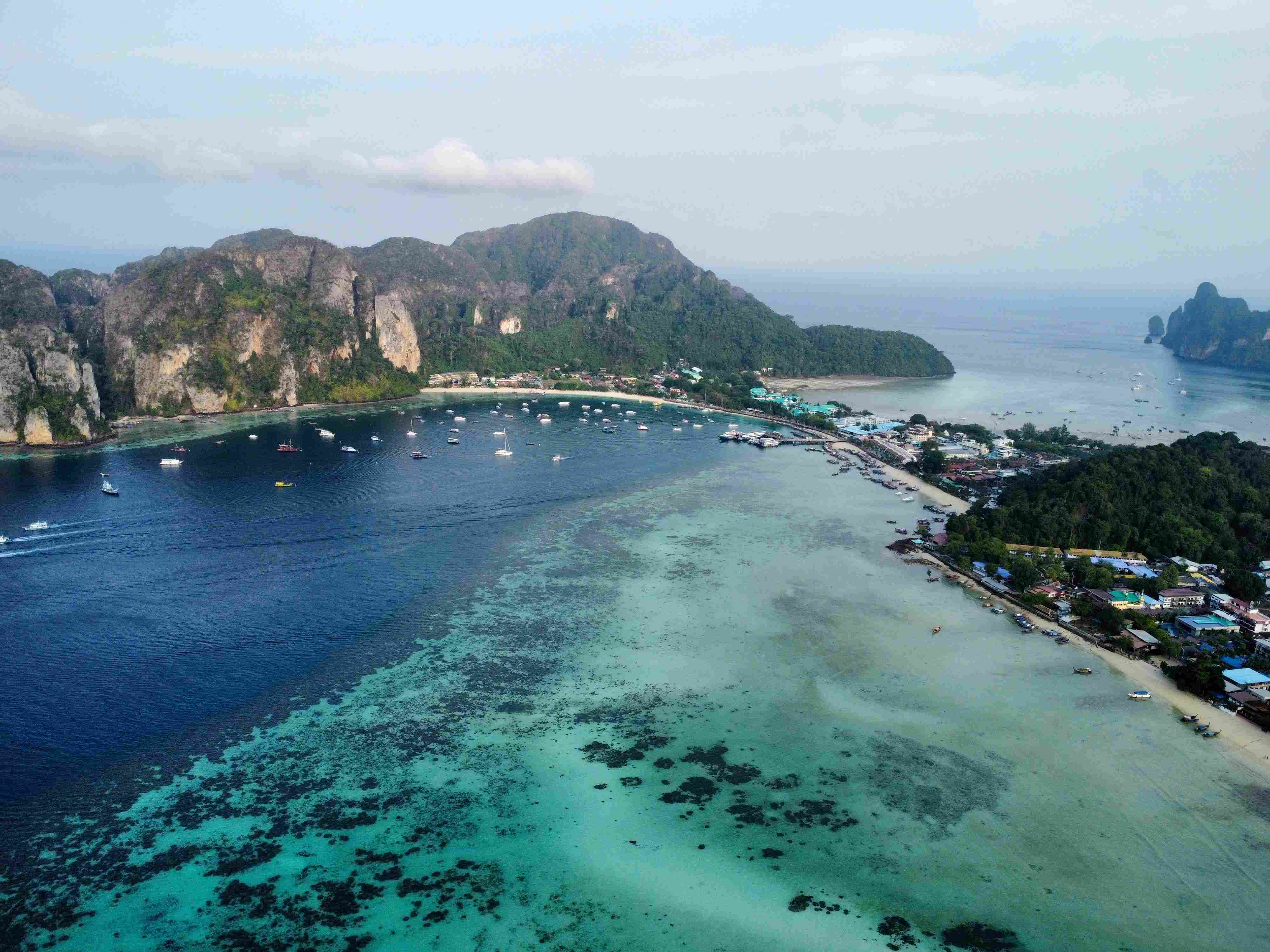 From Phuket: Phi Phi Island Guided Tour by Big Boat (Normal Transfer)