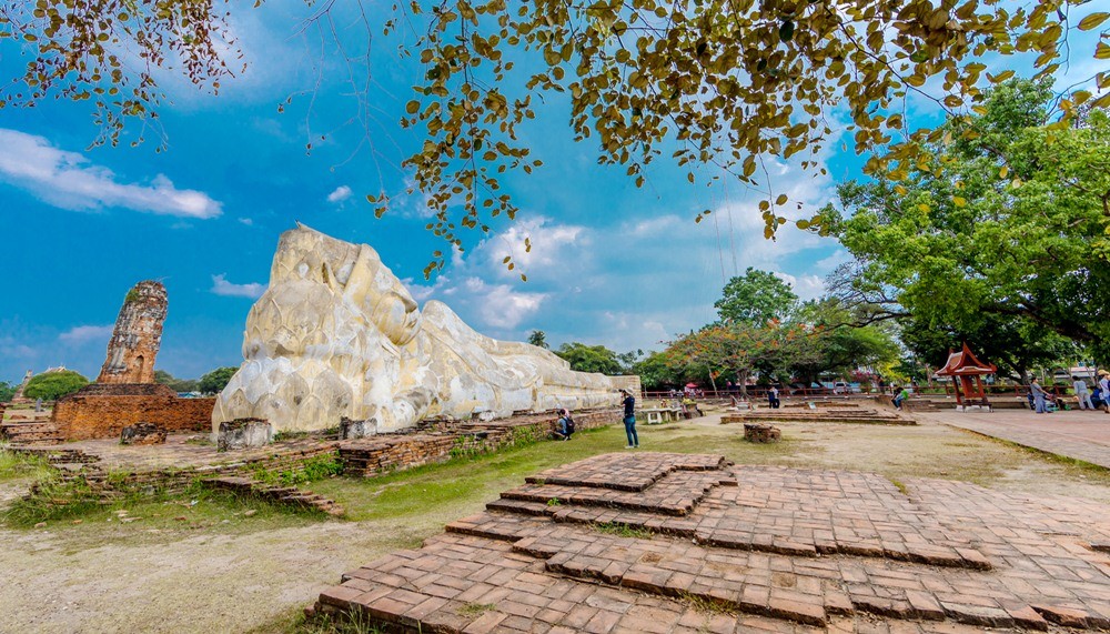 Full Day Ayutthaya Tour with Bicycle Hike and ATV to Top Attraction with Floating Market