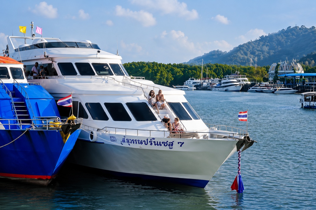 Koh Phi Phi to Phuket Speedboat Transfer