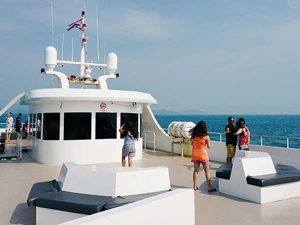 Phi Phi Island: Private Charter Big Boat Aonang Princess Tour (100 PAX)
