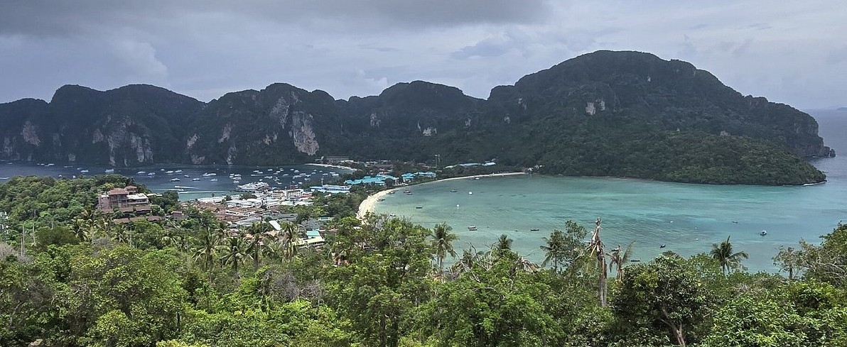 Phuket: Phi Phi Island, Pileh Lagoon and Khai Nok Island One Day Trip