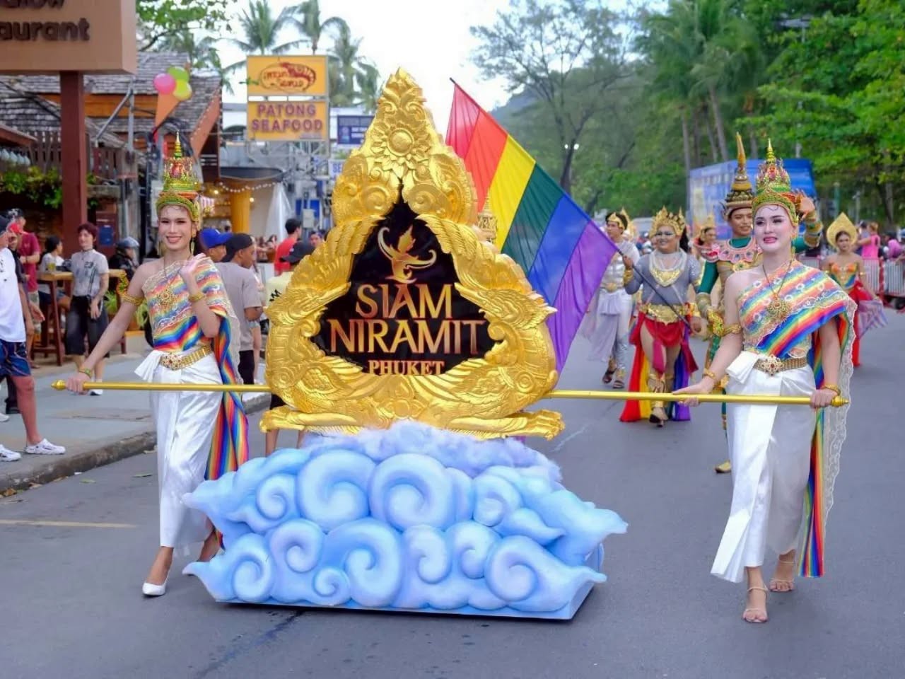 Phuket: Siam Niramit (Gold Ticket + Private Transfer, Maximum 7 PAX)
