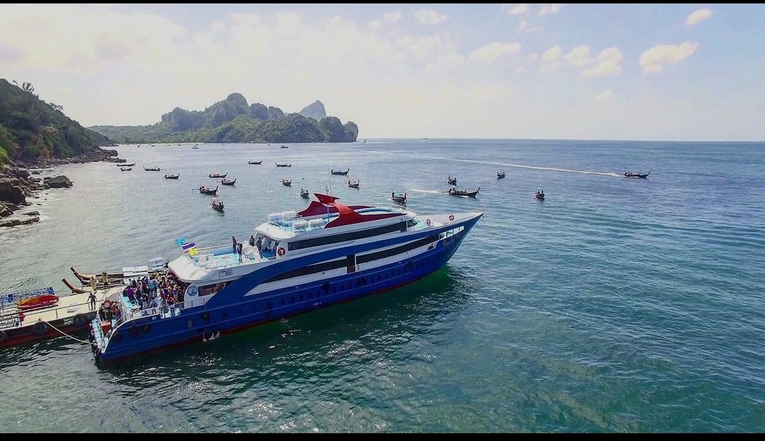 Round-Trip Transfer From Phuket (Rassada Pier) to Phi Phi (Tonsai Pier) by Ferry: Premium-Class 