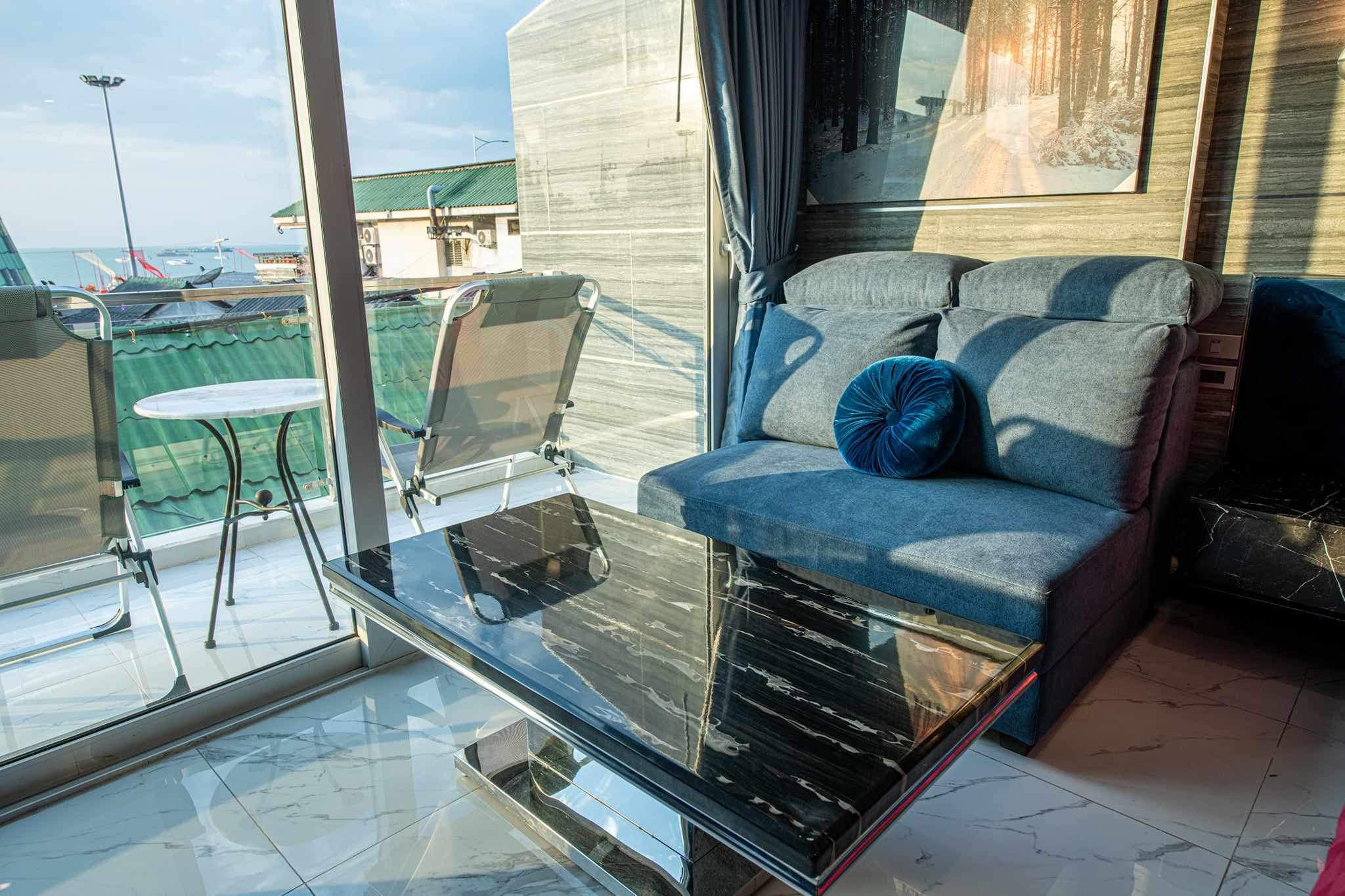 Hotel in Pattaya to Suvarnabhumi Airport by Sedan