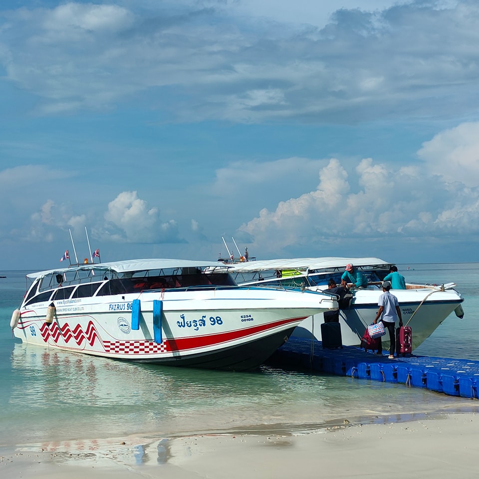Speedboat Transfer Service Between Phi Phi Island and Phuket