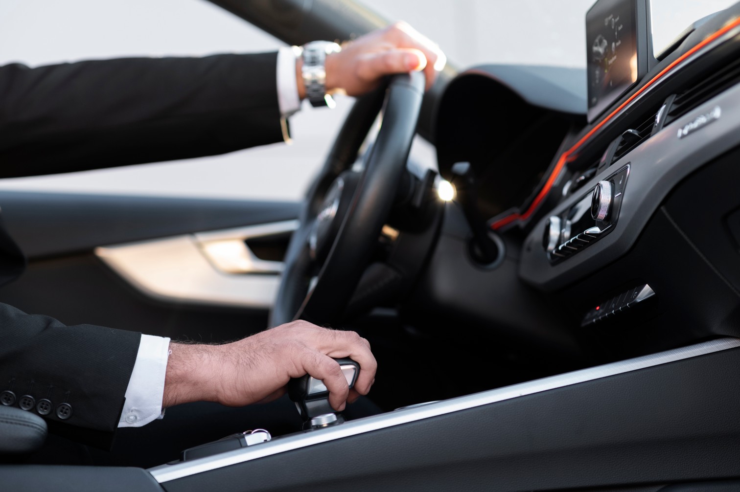 Bangkok Hourly Van Rental with Driver (10-12-Hour)