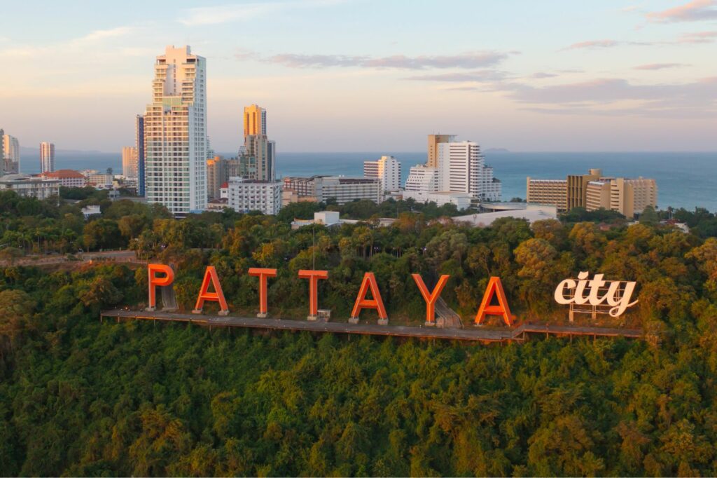 Bangkok Hotel to Pattaya Hotel by Minivan (1-8Pax)