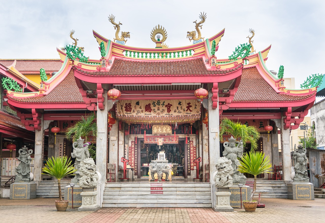 10 Hrs Car Rental in Phuket With Driver and Guide